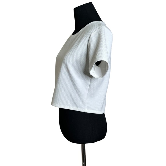 Snap white textured short sleeves crop top size small - Picture 7 of 9